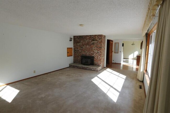 Building Photo - 3 bedroom in Renton WA 98059