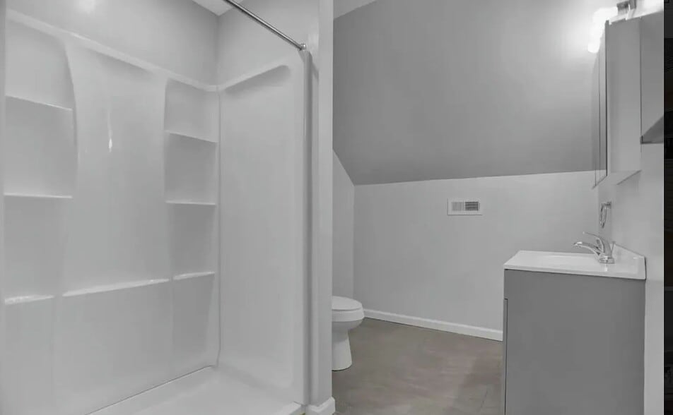 Building Photo - 5922 Benton Heights Ave