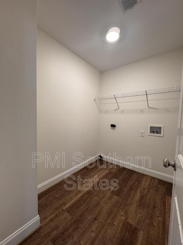 Building Photo - 6 Solis Ct