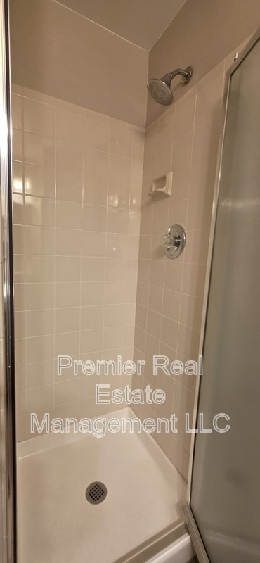 Building Photo - 572 W Jamison Pl