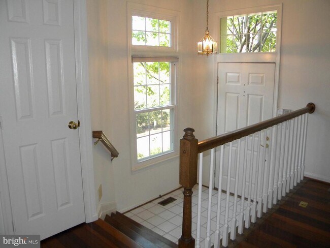 Building Photo - 5708 Exeter Hill Way