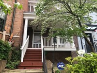 Building Photo - 2 Bedroom/3 level Townhome in Adams Morgan!