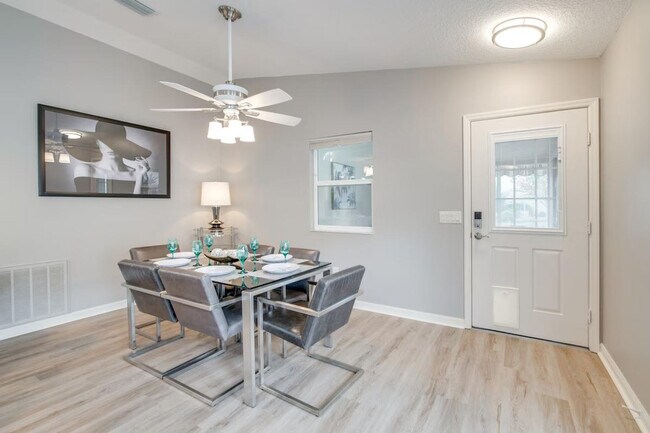 Building Photo - 2242 Braxton St