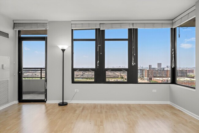 Building Photo - 1255 S State St