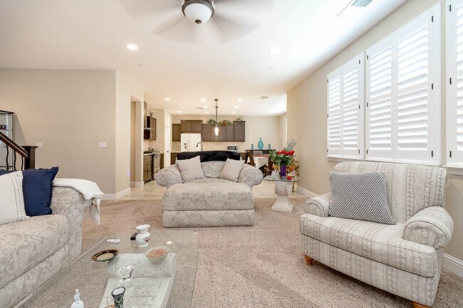 Building Photo - 582 Pasture Ave