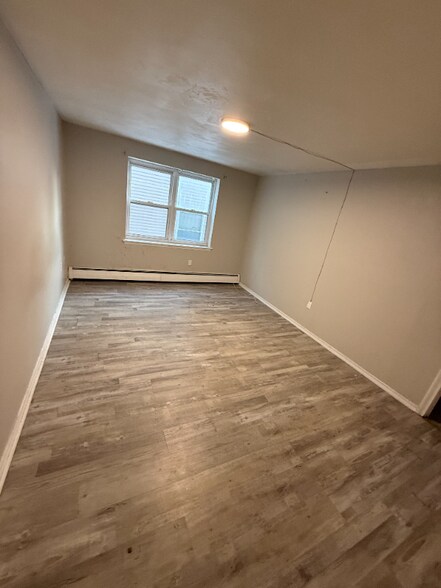 Building Photo - 17 Marshall St