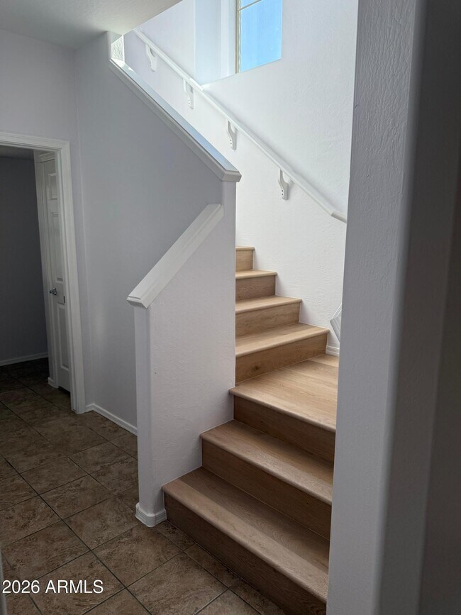 Building Photo - 4752 E Laurel Ave