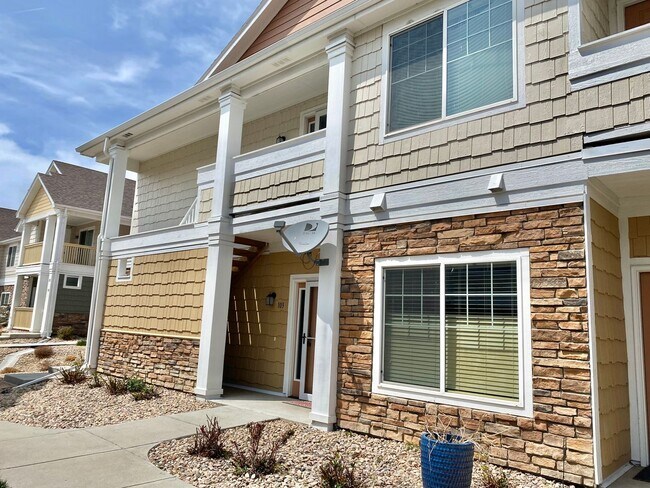 Building Photo - Fantastic 2 Bedroom, 2 Bath Ground Level C...