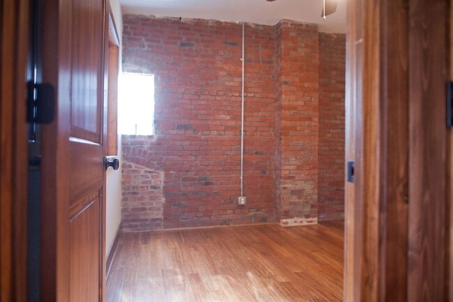 Building Photo - Union Biscuit West - 106