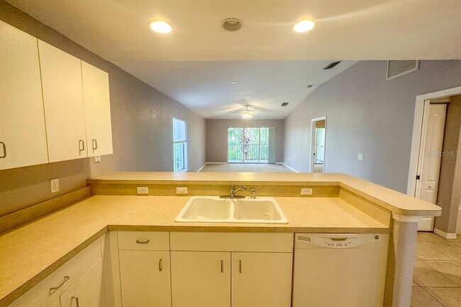Building Photo - 8100 Memory Ln