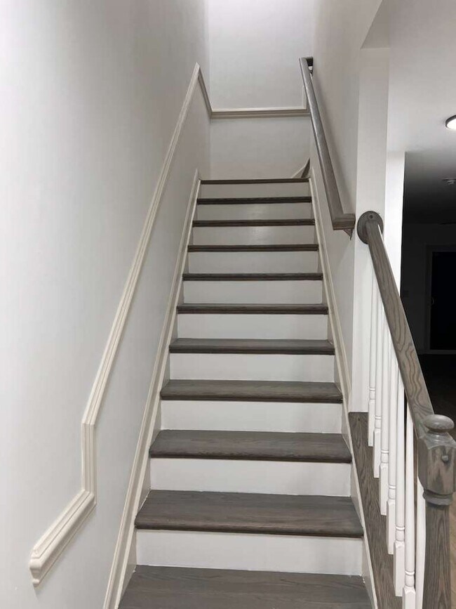 Building Photo - 132 Darley Dale Loop