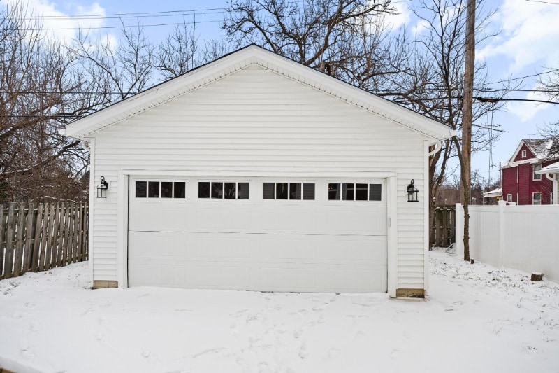 Building Photo - 2273 E 100th St