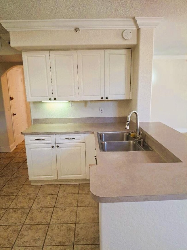 Building Photo - 105 Lake Emerald Dr