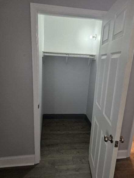 Building Photo - 32 N Earl St