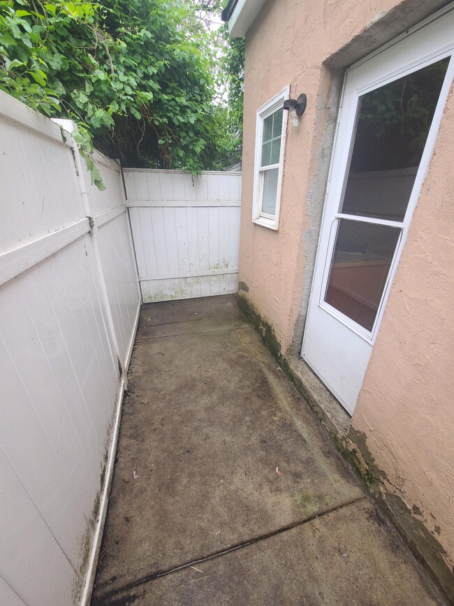 Building Photo - 3025 N Judson St