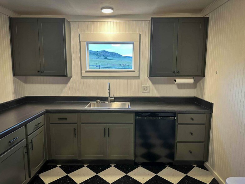 Primary Photo - 1606 Indian Creek Frontage Rd