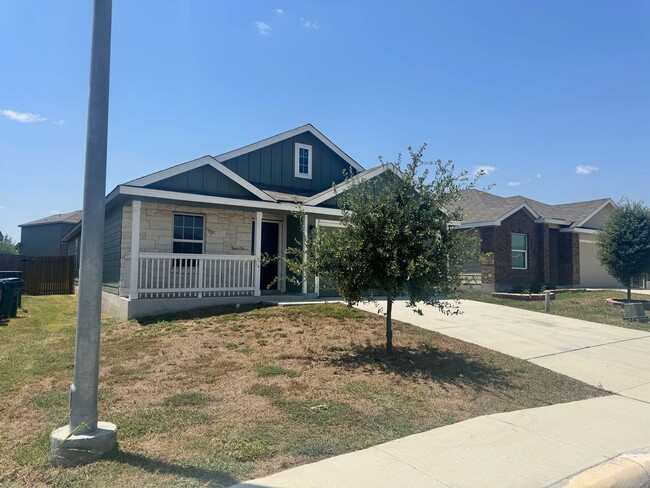 Building Photo - Move-In Ready Modern Home with Open Layout...