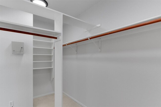 Building Photo - 16816 Dorman Dr
