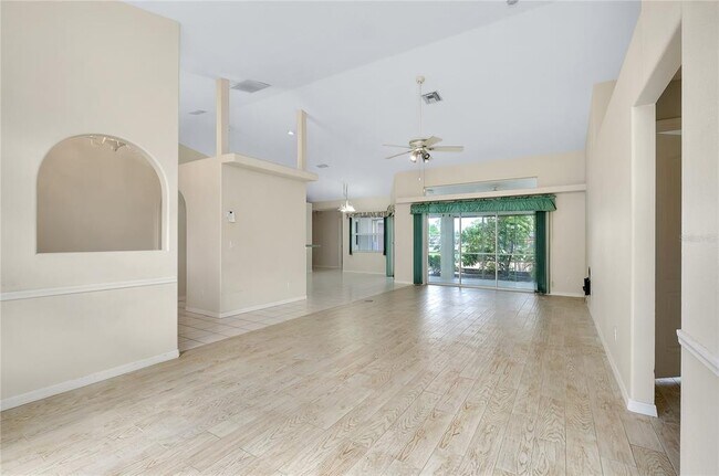 Building Photo - 15140 Lyneburg Ave