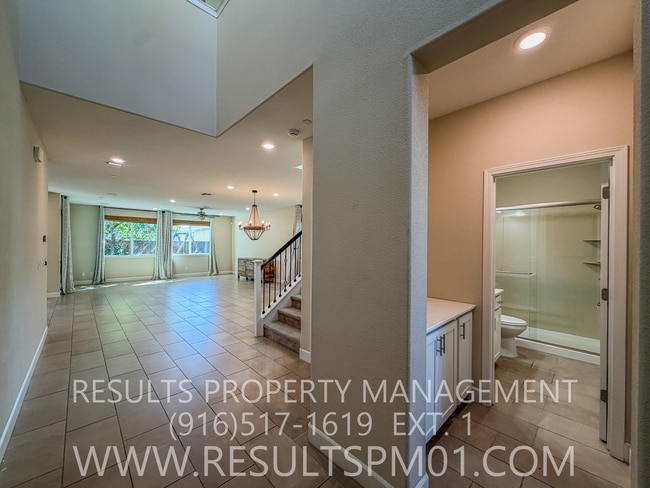 Building Photo - Must See! Lovely Former Model Smart Home 4 Bed 3 Bath