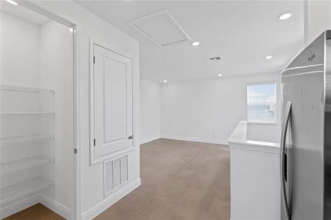 Building Photo - 9711 Undset Aly