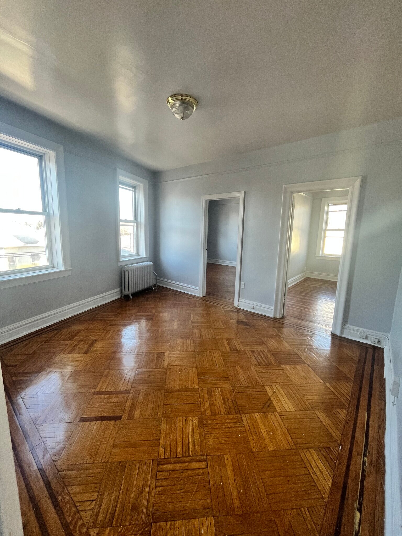 326 Summit Ave 402 - 333 Summit Ave