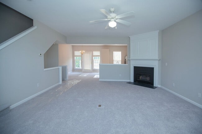 Building Photo - 2 Bedroom 2.5 Bath with Lake View in Morrisville, NC!