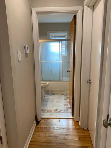 Bathroom - 7107 Dartmouth Ave