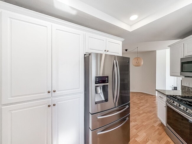 Building Photo - Stunning 2BD/2BA Condo in Scripps Ranch with Lake Miramar Views, In-Unit Laundry & Trail Access