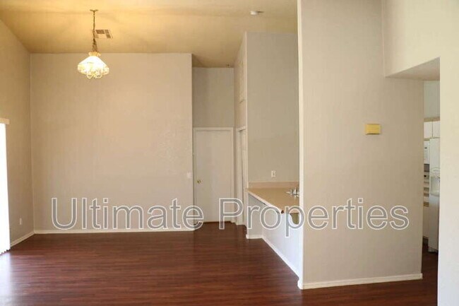 Building Photo - 9027 W Yale St