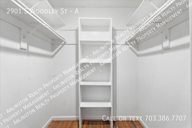 Building Photo - 2901 S Woodley St