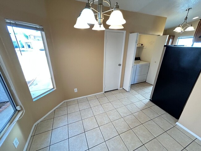 Building Photo - Beautiful single story- 3Bed/2Bath home lo...