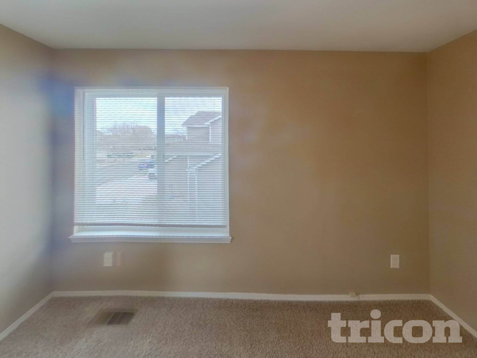 Building Photo - 6015 Fescue Dr