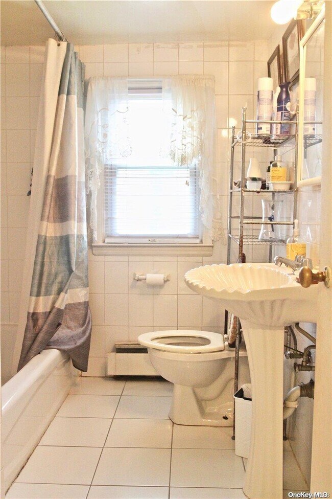 Building Photo - 117 Blydenburgh Ave