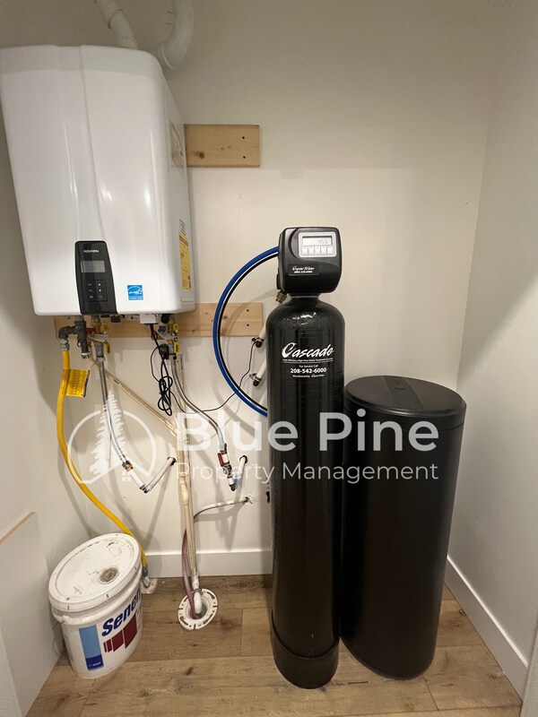 Building Photo - 1104 Cypress Loop