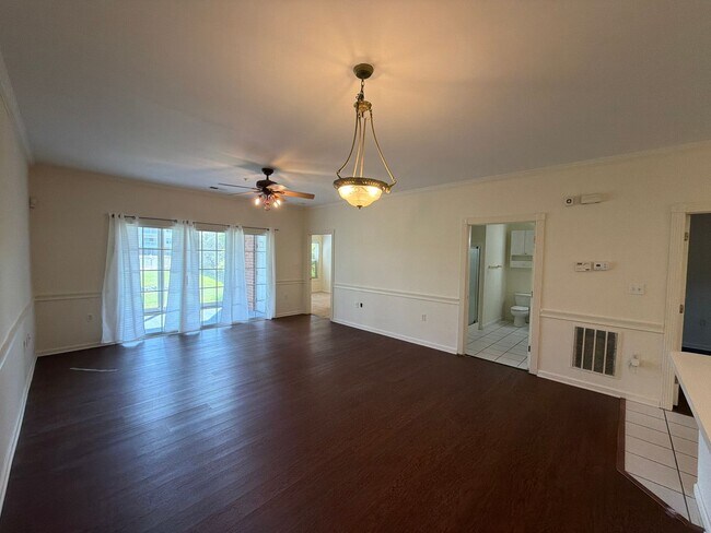 Building Photo - 9113 Meadow Vista Rd