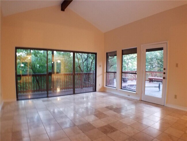 Building Photo - 6201 Highland Hills Dr