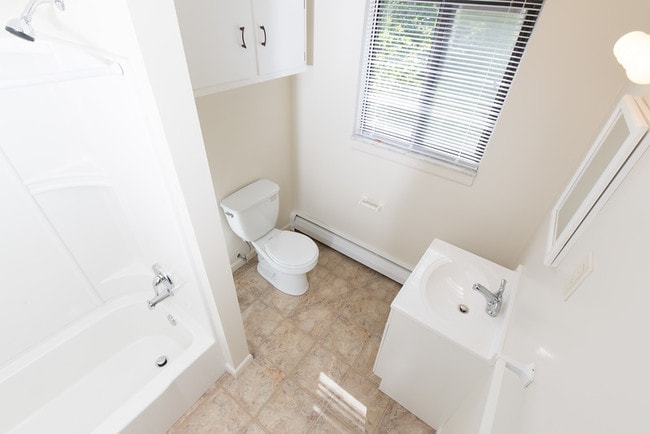 Bath - Ridgeway Garden Apartments