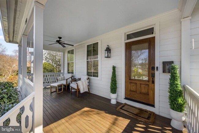 Building Photo - 323 S West St