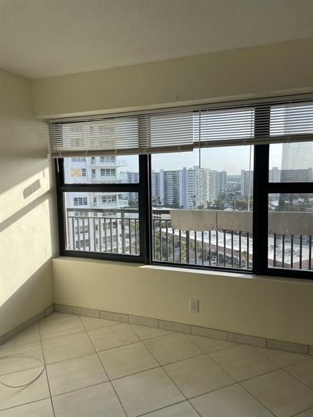 Building Photo - 3800 Galt Ocean Dr