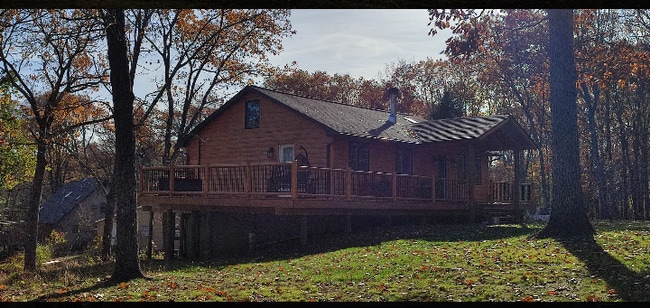 Building Photo - 38 Roe Pl