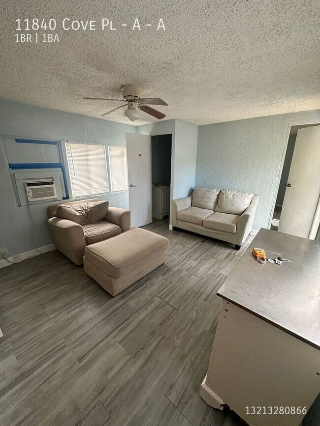 Building Photo - 11840 Cove Pl