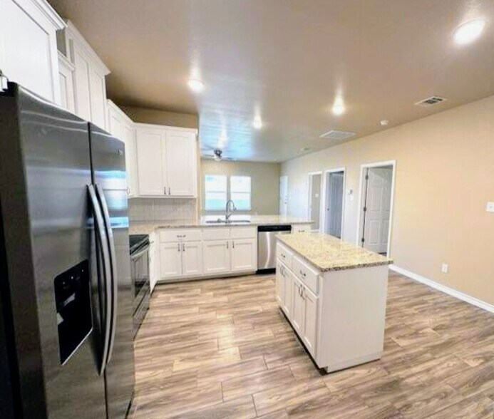 Building Photo - 5415 Rose Gdn Lp