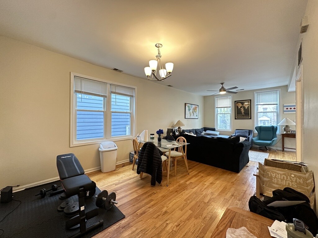 Building Photo - 1738 W Nelson St