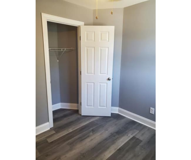 Building Photo - 1607 Division St