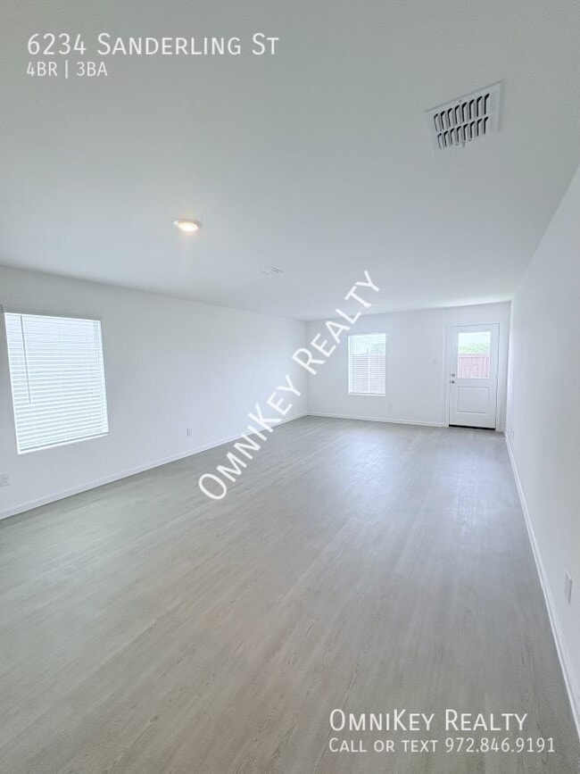 Building Photo - 6234 Sanderling St