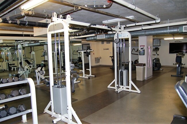 Building Photo - 1150 J St