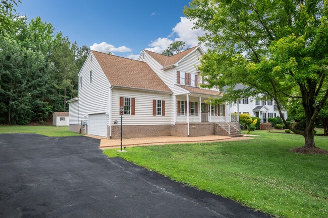 Building Photo - 619 Greyshire Dr