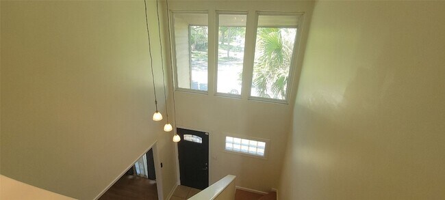 Building Photo - 11302 Meadow Lake Dr