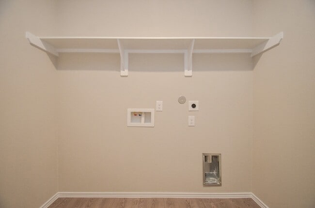 Building Photo - 25513 Blossom Ct